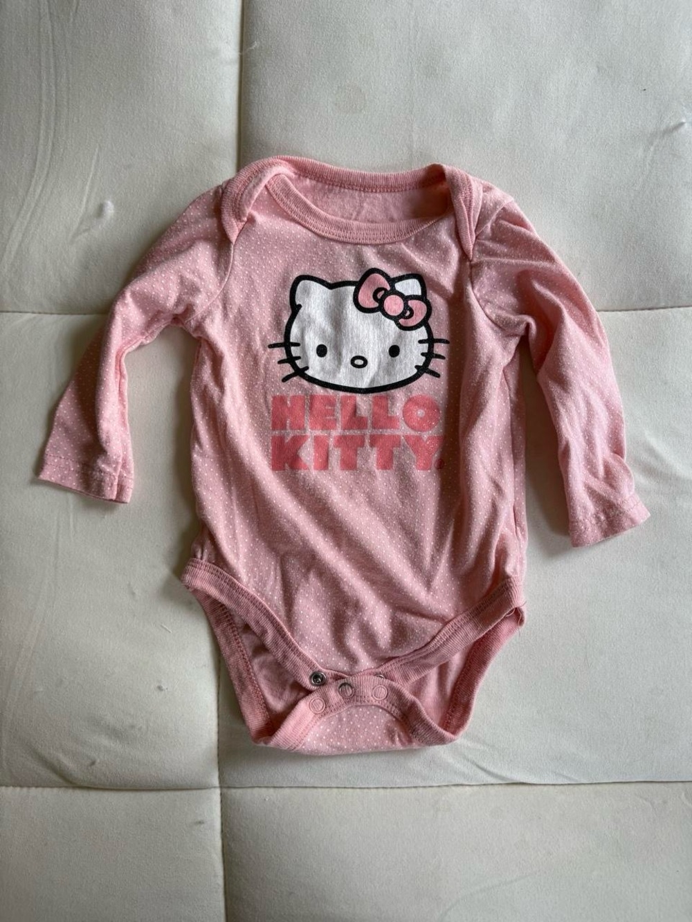 Hello Kitty by Sanrio Pink Long-Sleeve Baby One-Piece Onsie 3-6Months